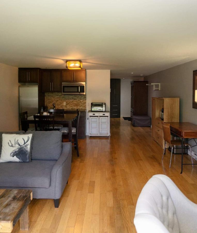 Condo Hotel Au Pied Du Mont Orford Kültér fotó