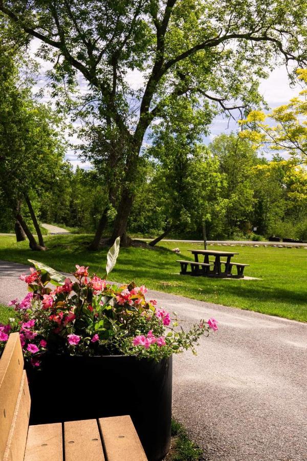Condo Hotel Au Pied Du Mont Orford Kültér fotó